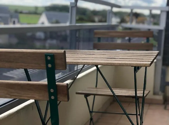 Bleu Salé - F2 Avec Balcon *