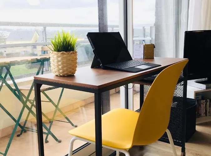 Bleu Sale - F2 Avec Balcon *